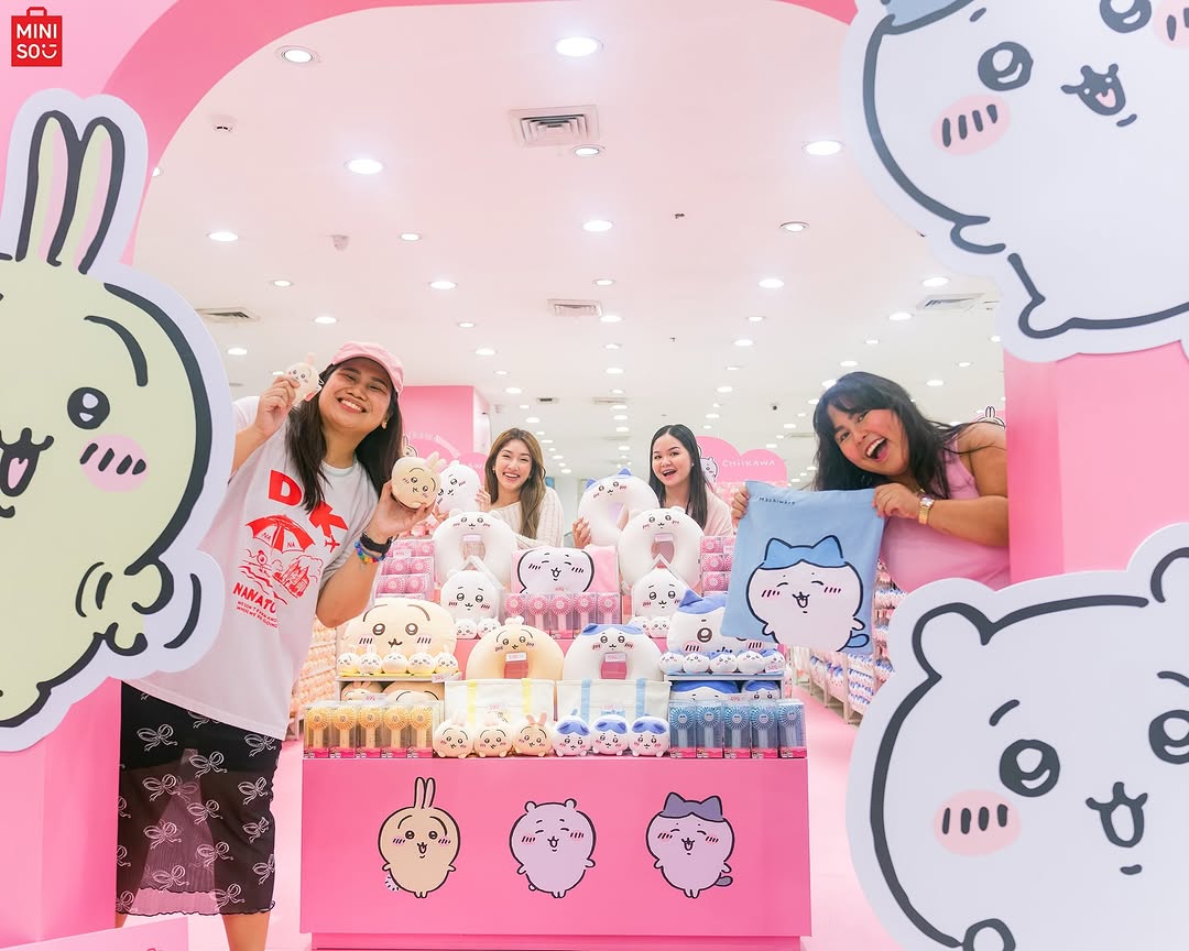 Chiikawa Store Crowd